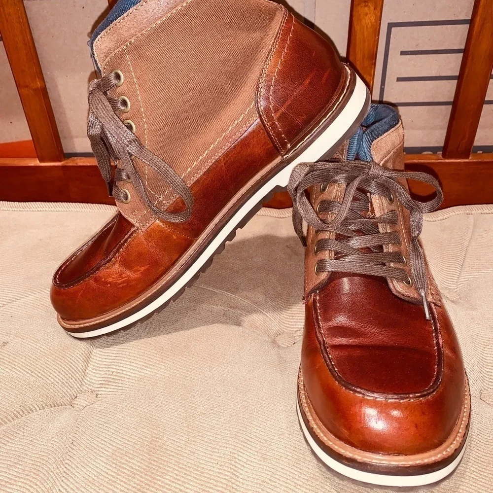 Aldo Two Tone Boots - Picture 2 of 11